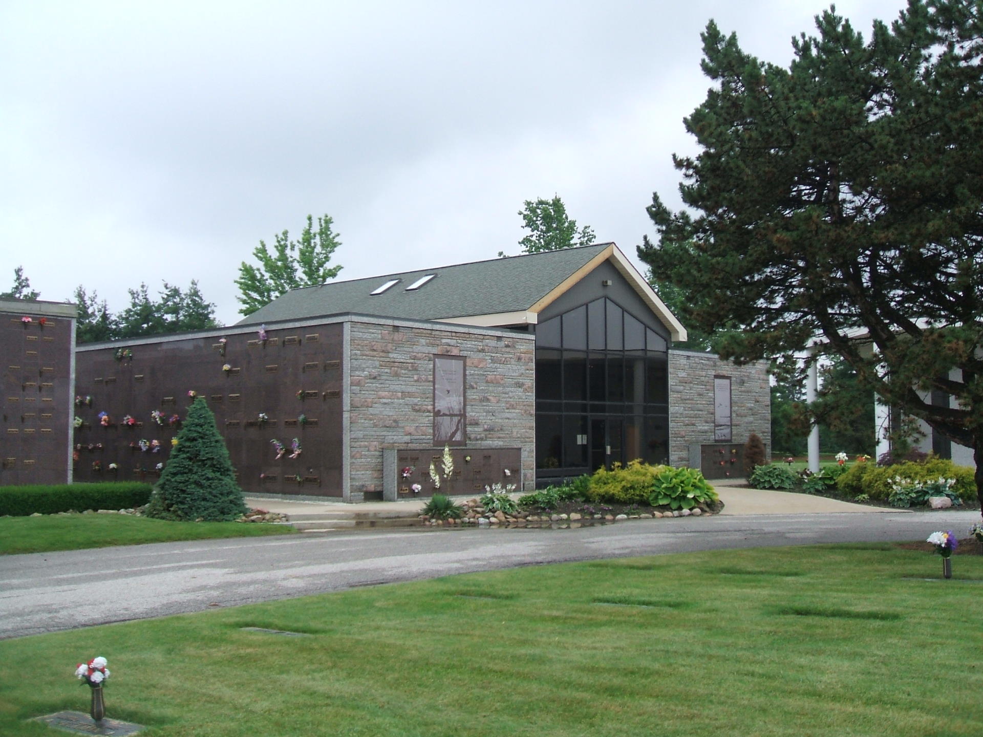 western-reserve-chapel-mausoleum